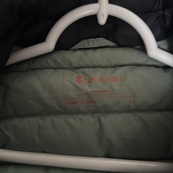 Cotopaxi Women's Fuego Down Vest Size Small Black Blue and Orange - Picture 5 of 5